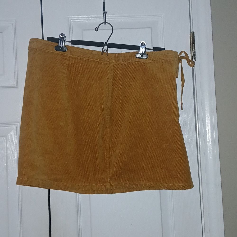 SO lace up mini corduroy mustard color fall winter mini  skirt Sz 17  33W NWT